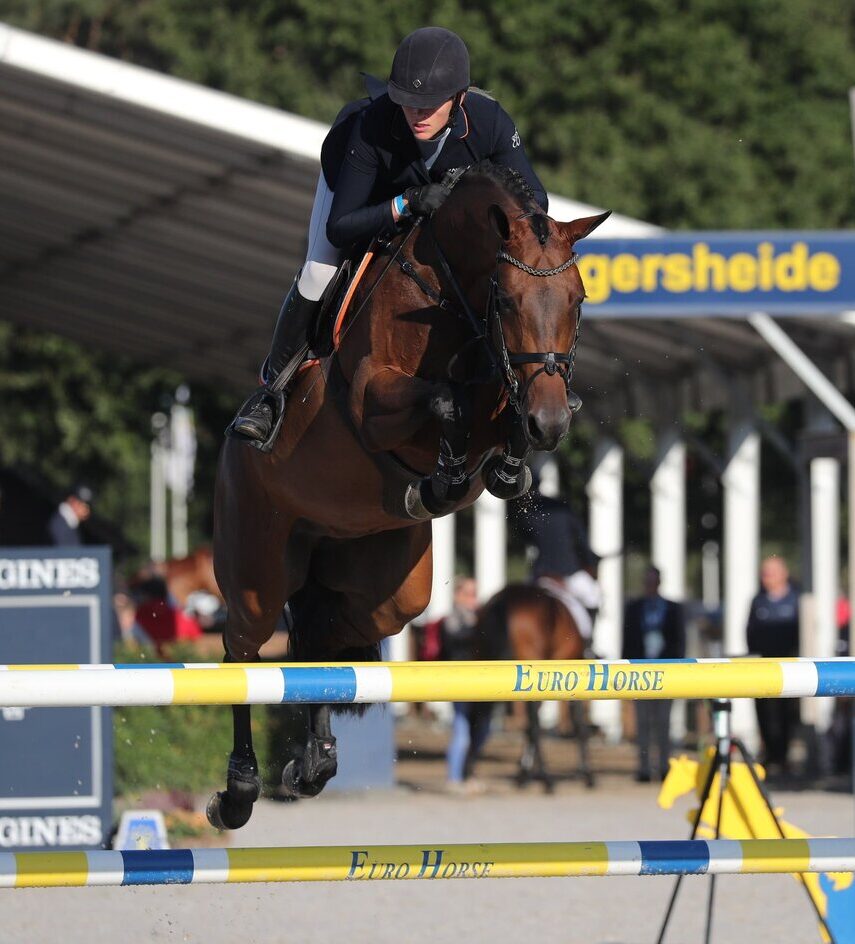 Elisah Aarts met Kyaklahoma VDL